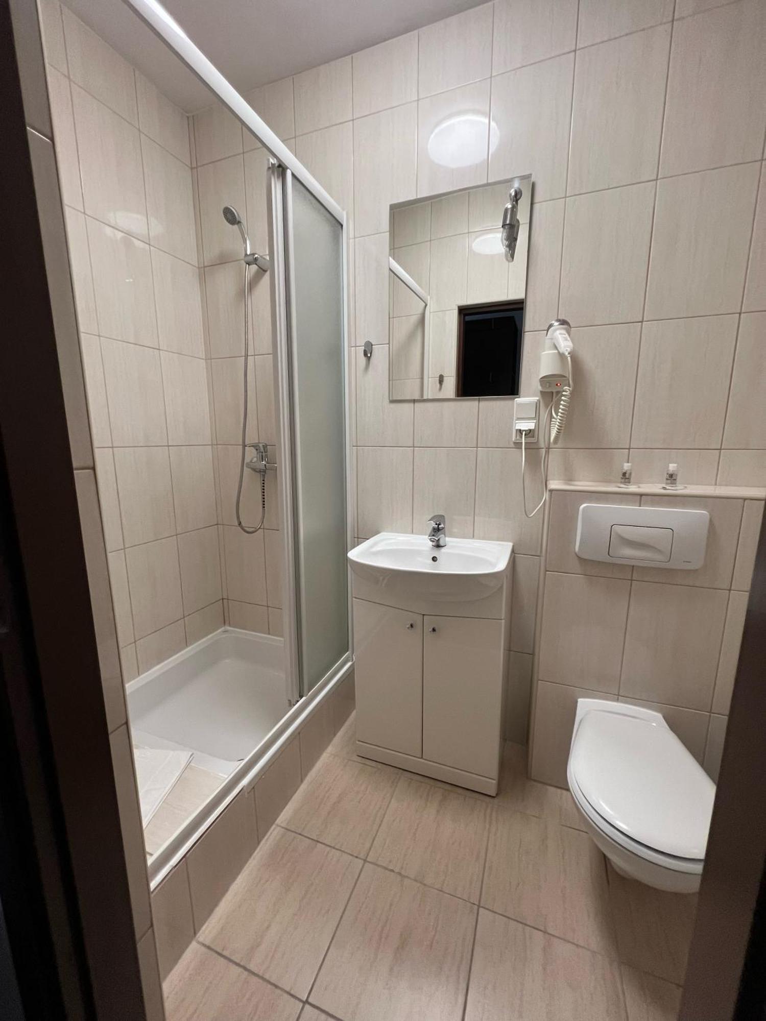 Centrum Konferencyjno-Apartamentowe Mrowka Varşova Dış mekan fotoğraf