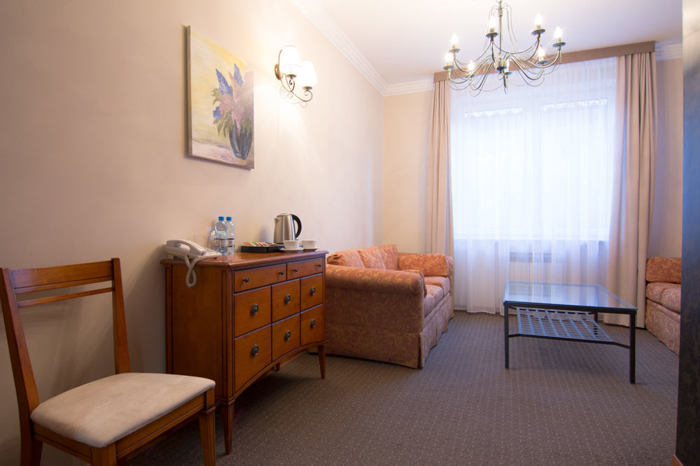 Centrum Konferencyjno-Apartamentowe Mrowka Varşova Dış mekan fotoğraf