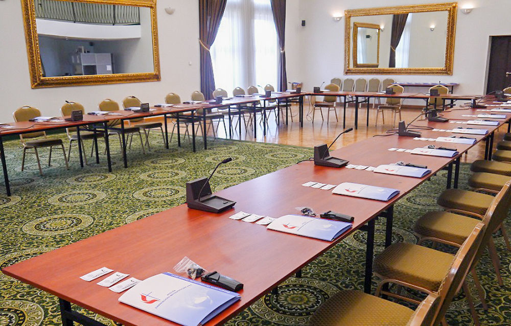 Centrum Konferencyjno-Apartamentowe Mrowka Varşova Dış mekan fotoğraf